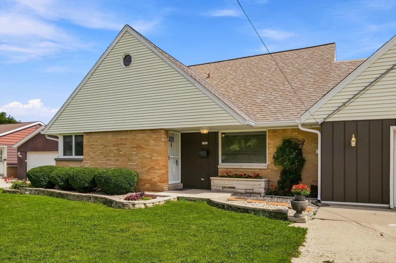 3744 Sunset Dr, Milwaukee, WI 53220
