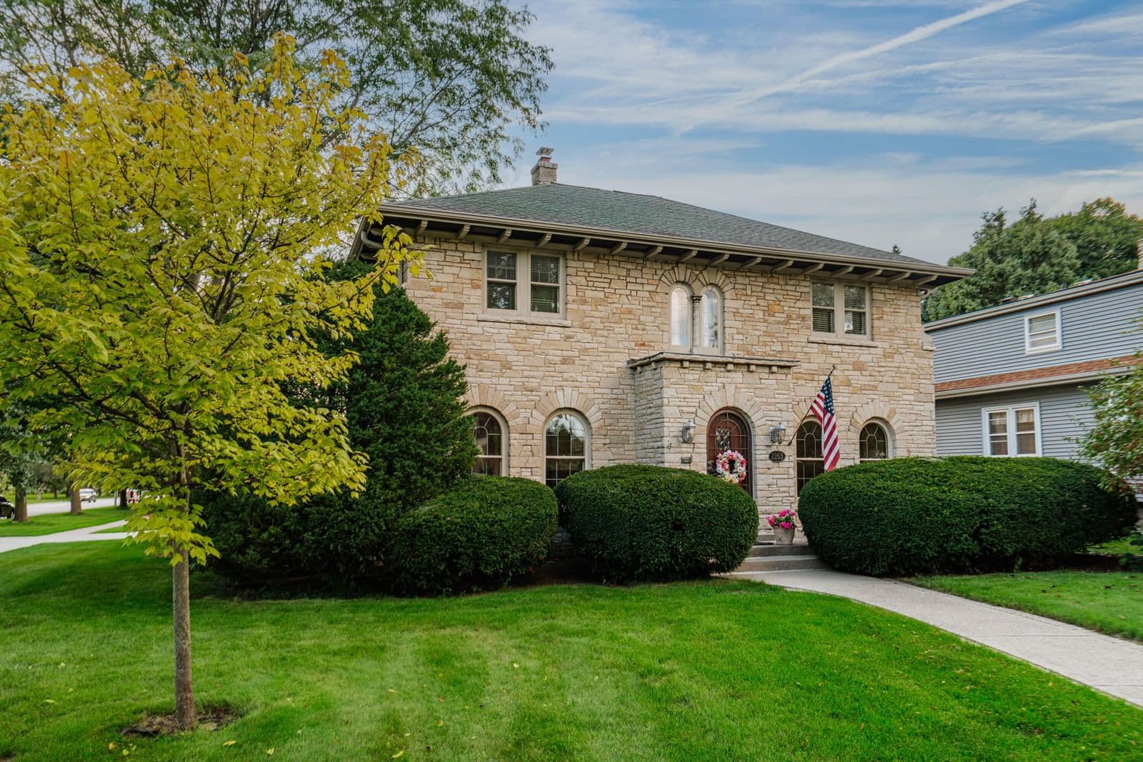 2263 Ludington Ave 4