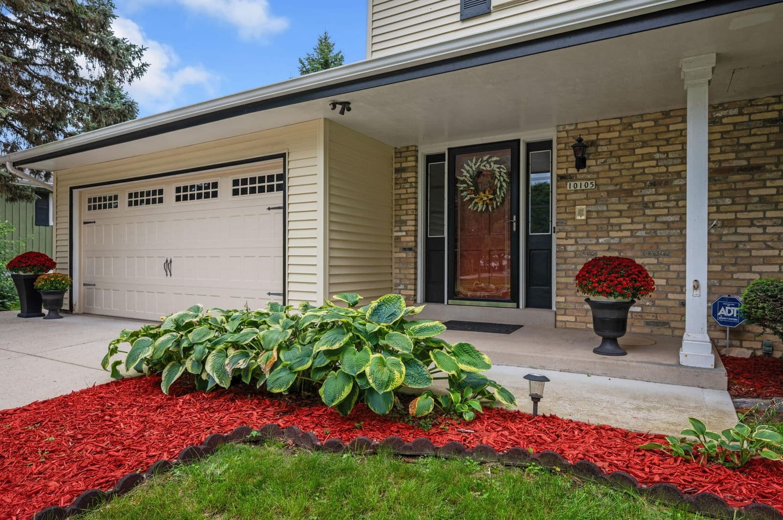 10105 Terra Ave, Milwaukee, WI 53224 2