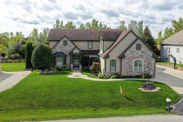 11011 Meadowcreek Dr, Milwaukee, WI 53224 2