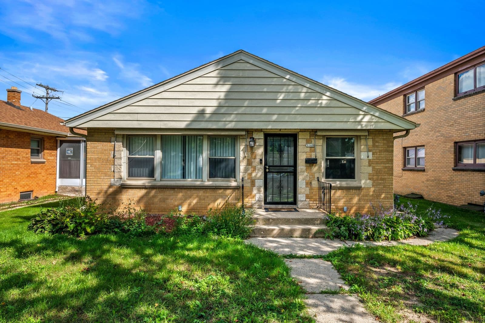 5168 68th St, Milwaukee, WI 53218