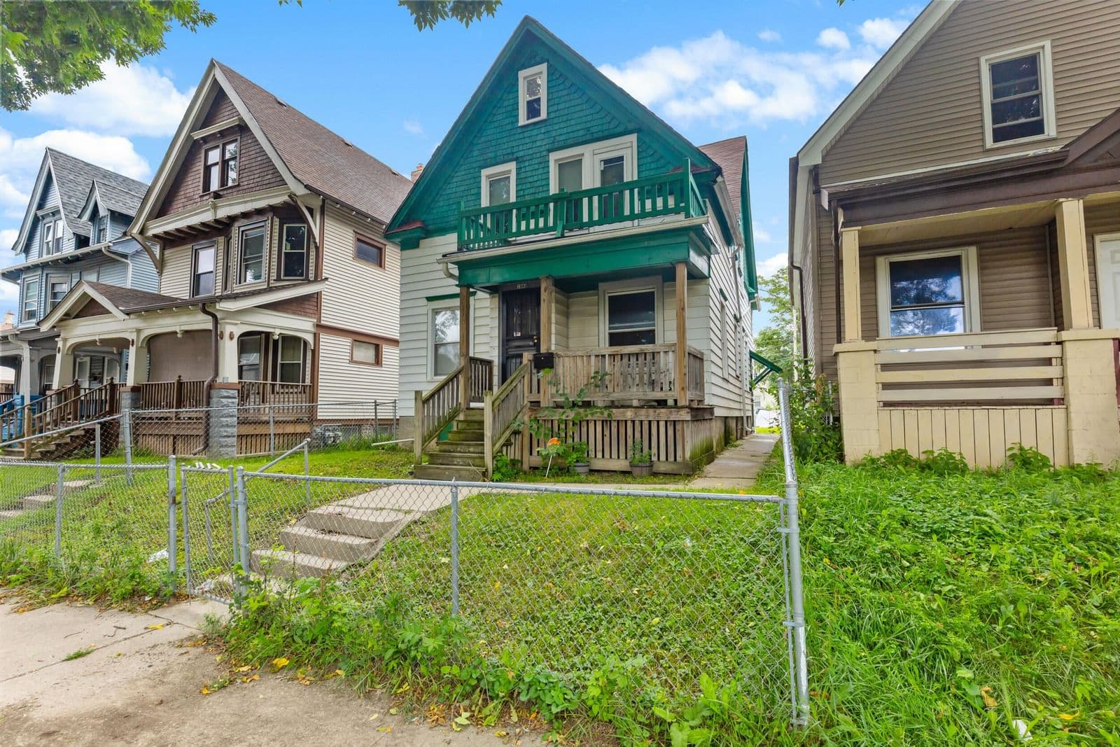 2868 26th St, Milwaukee, WI 53206 2