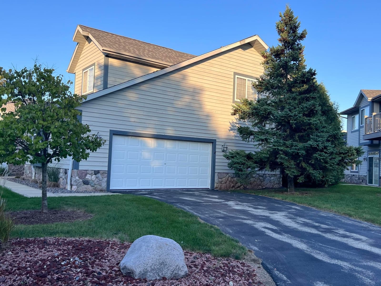 5347 Hidden Dr, Greenfield, WI 53221 2