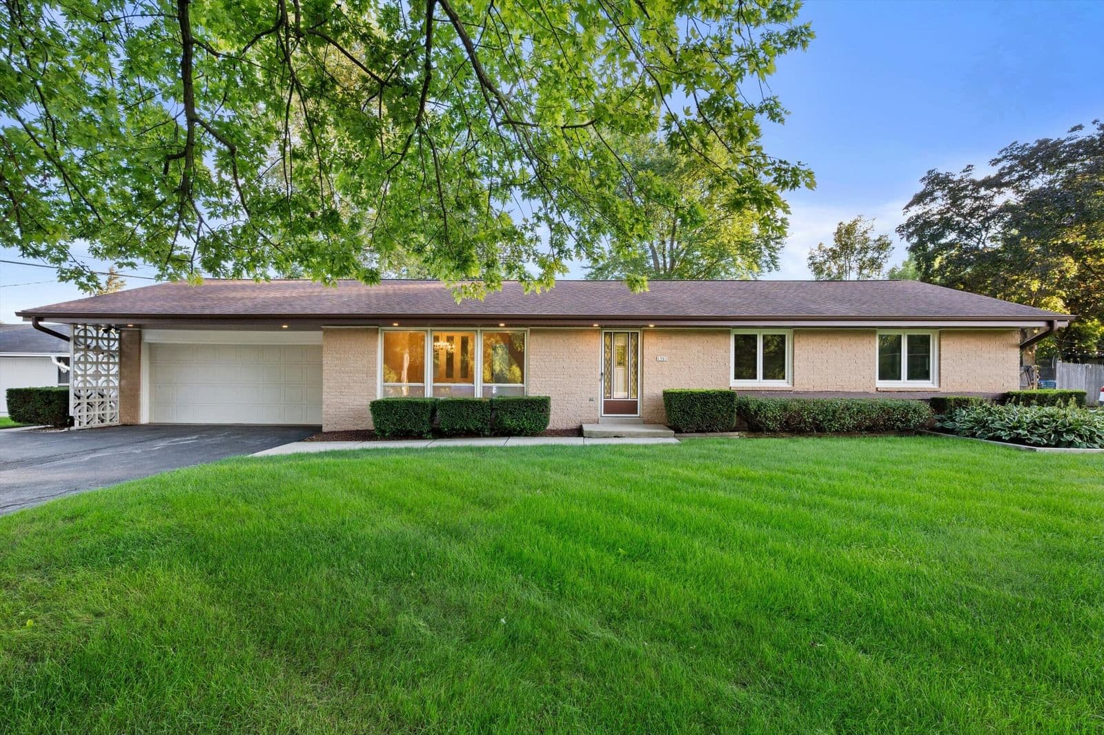 1501 Fitzsimmons Rd, Oak Creek, WI 53154 3