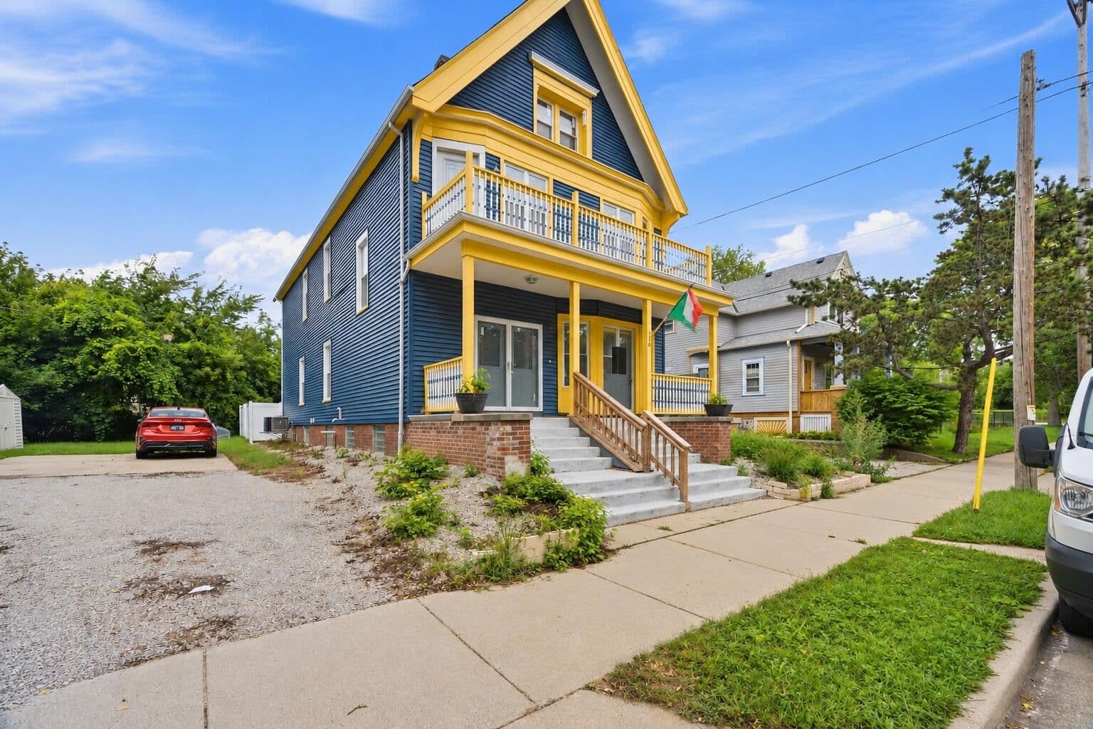 116 Meinecke Ave, Milwaukee, WI 53212 2
