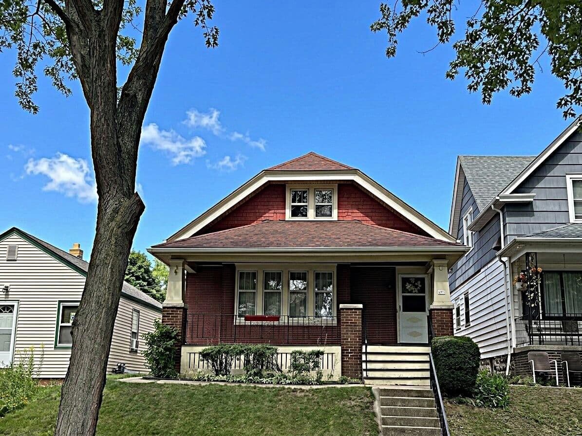627 Russell Ave, Milwaukee, WI 53207