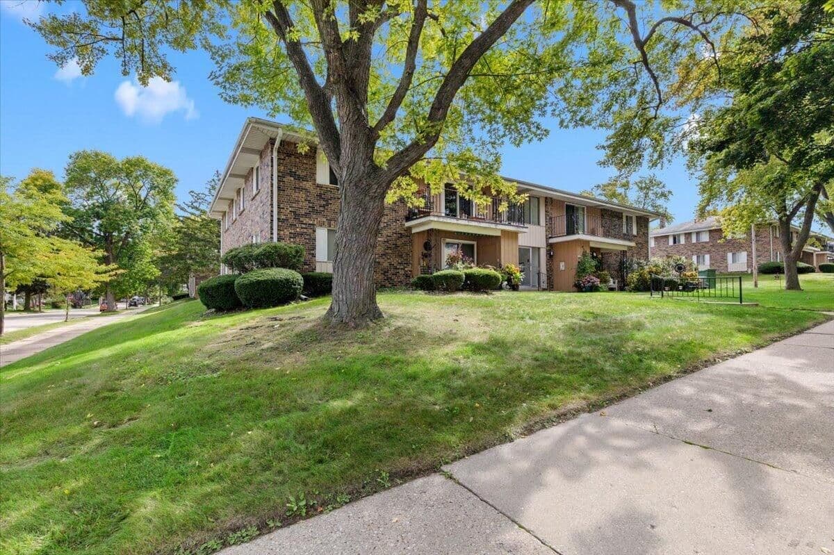 3408 Taylor Ave, Milwaukee, WI 53207 2