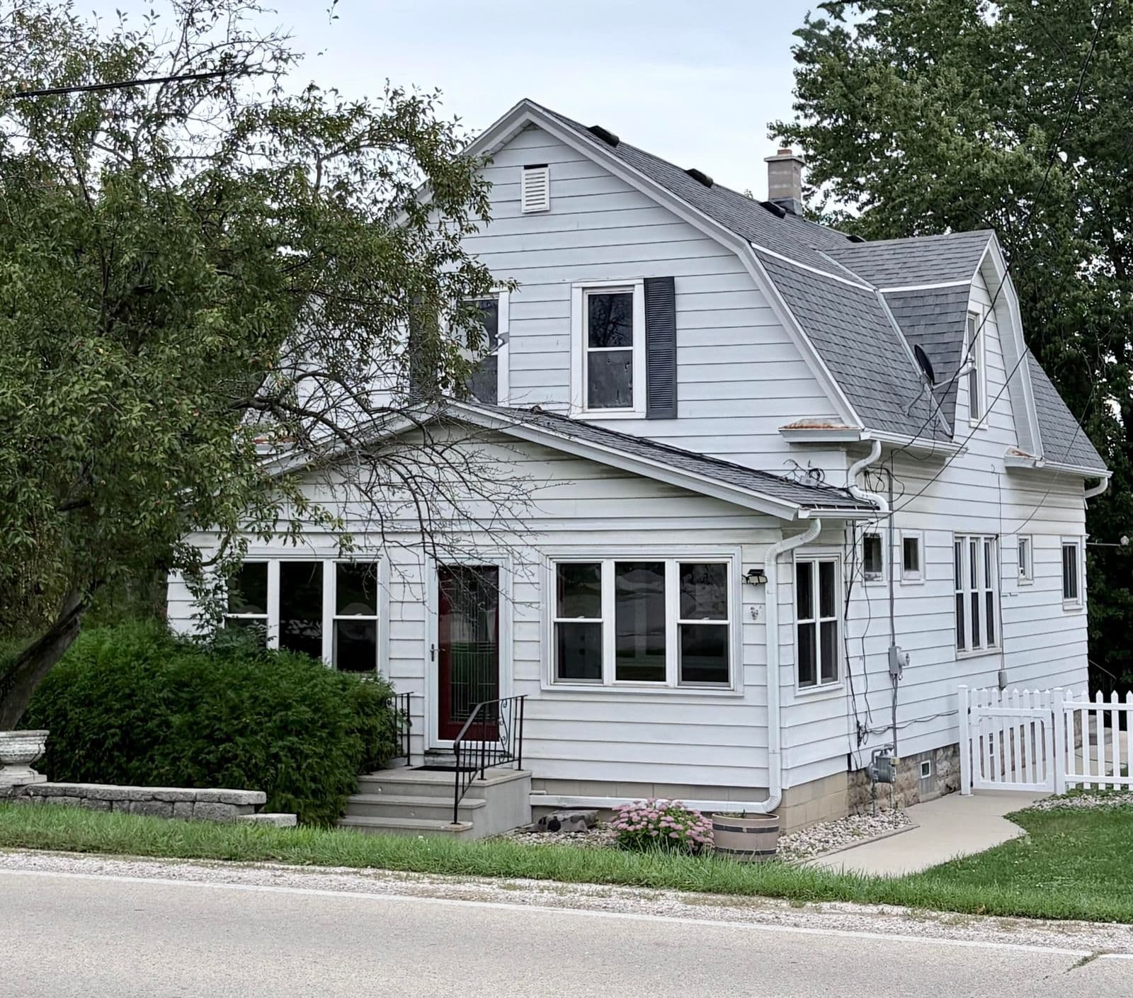 8860 5th Ave, Oak Creek, WI 53154
