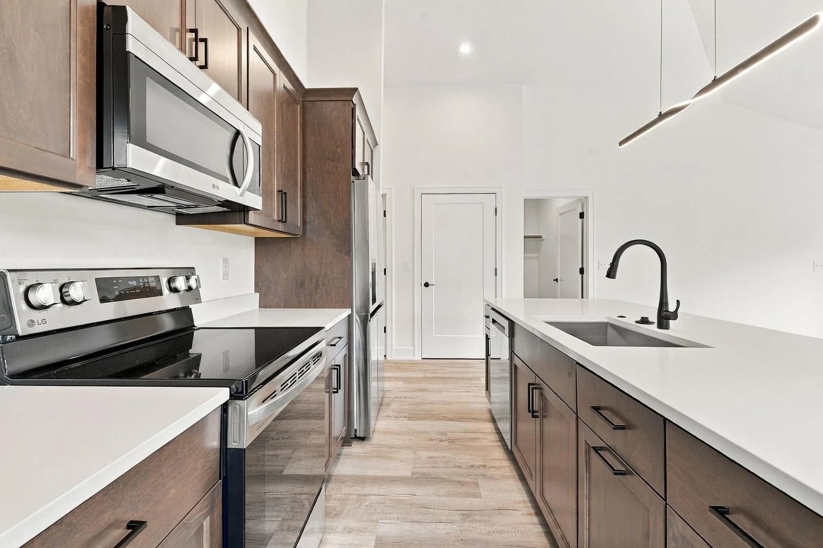 228 Brown St 4