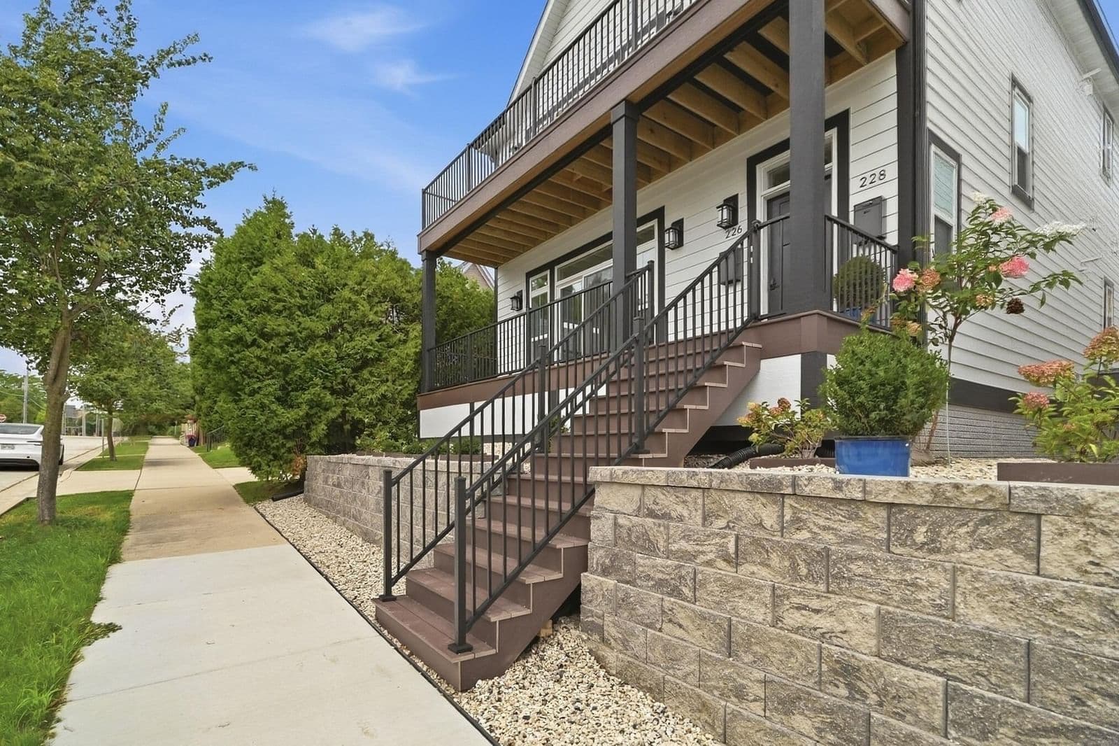 226 Brown St, Milwaukee, WI 53212 2