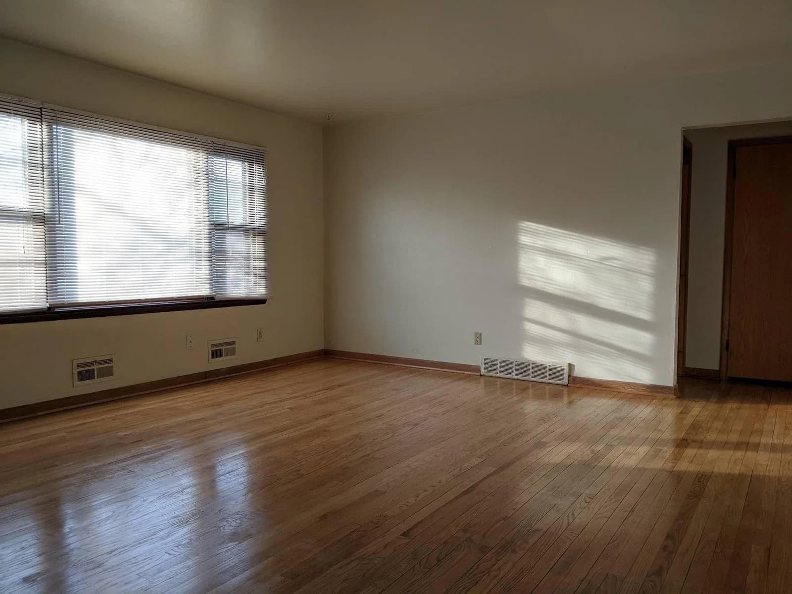 5844 83rd St, Milwaukee, WI 53218 2