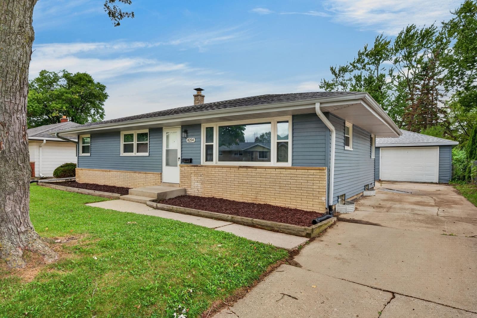 8254 Daphne St, Milwaukee, WI 53223