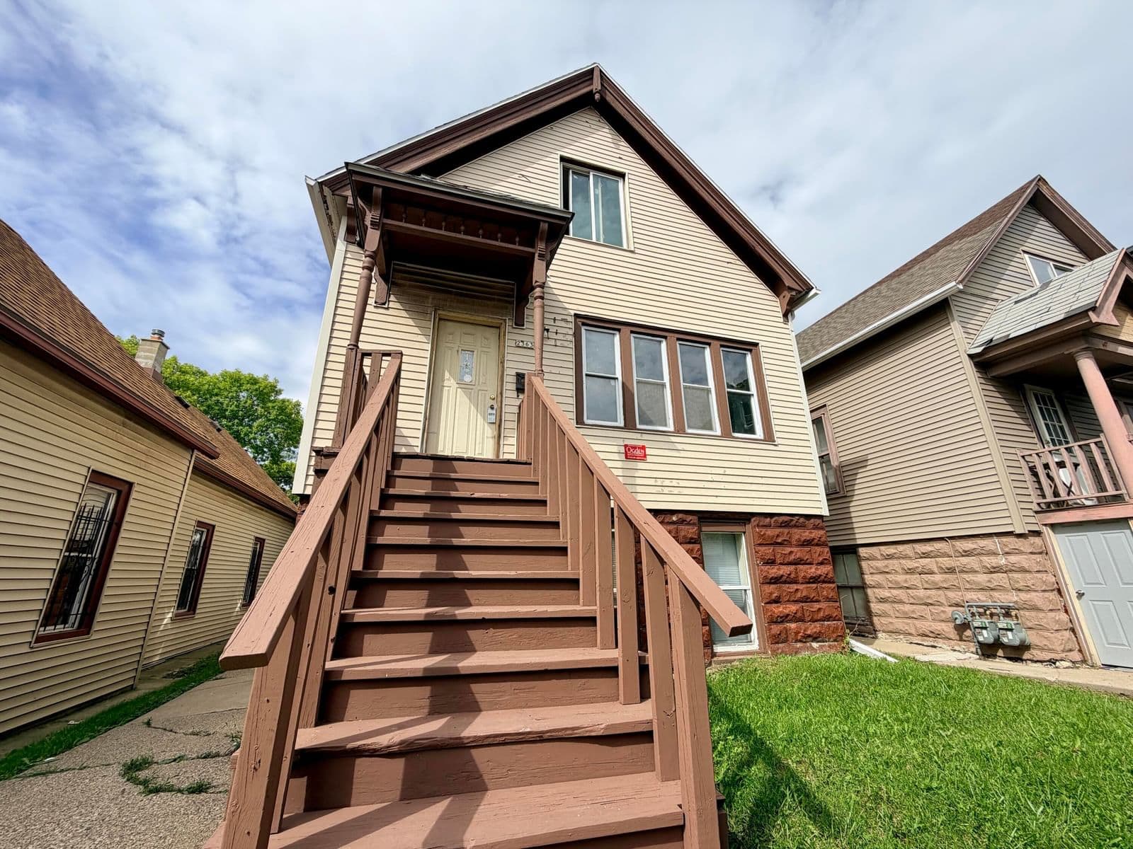 2363 9th St, Milwaukee, WI 53215 2