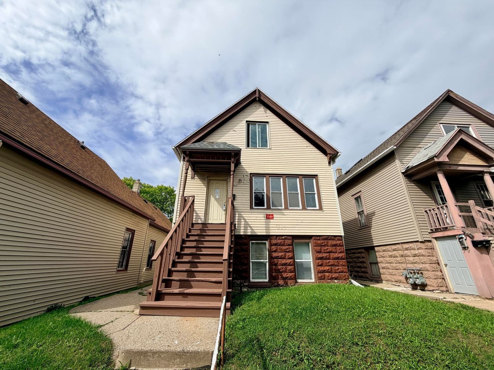 2363 9th St, Milwaukee, WI 53215