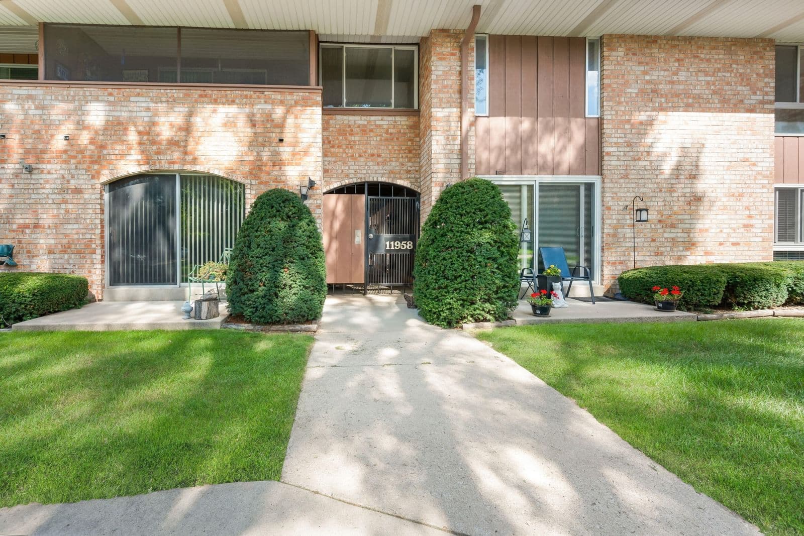 11958 Mill Rd, Milwaukee, WI 53225 3