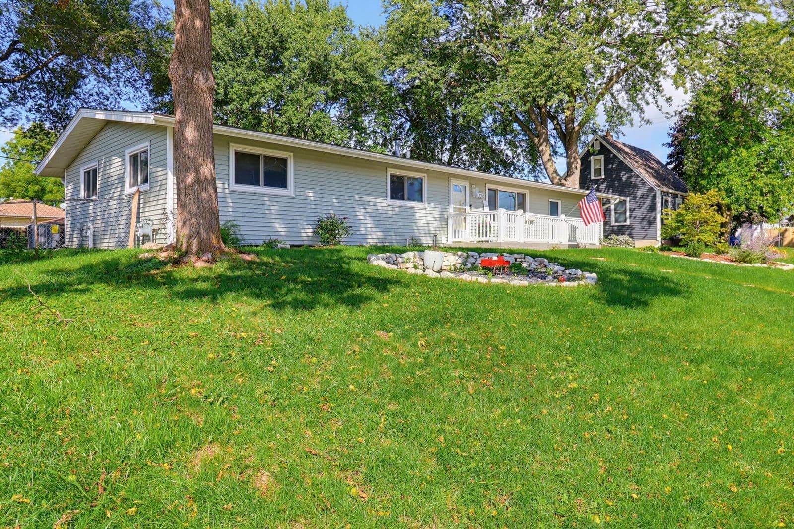 1224 Mackinac Ave, South Milwaukee, WI 53172 2