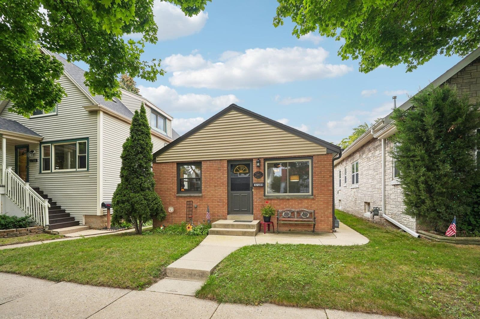 3760 Kansas Ave, Milwaukee, WI 53207