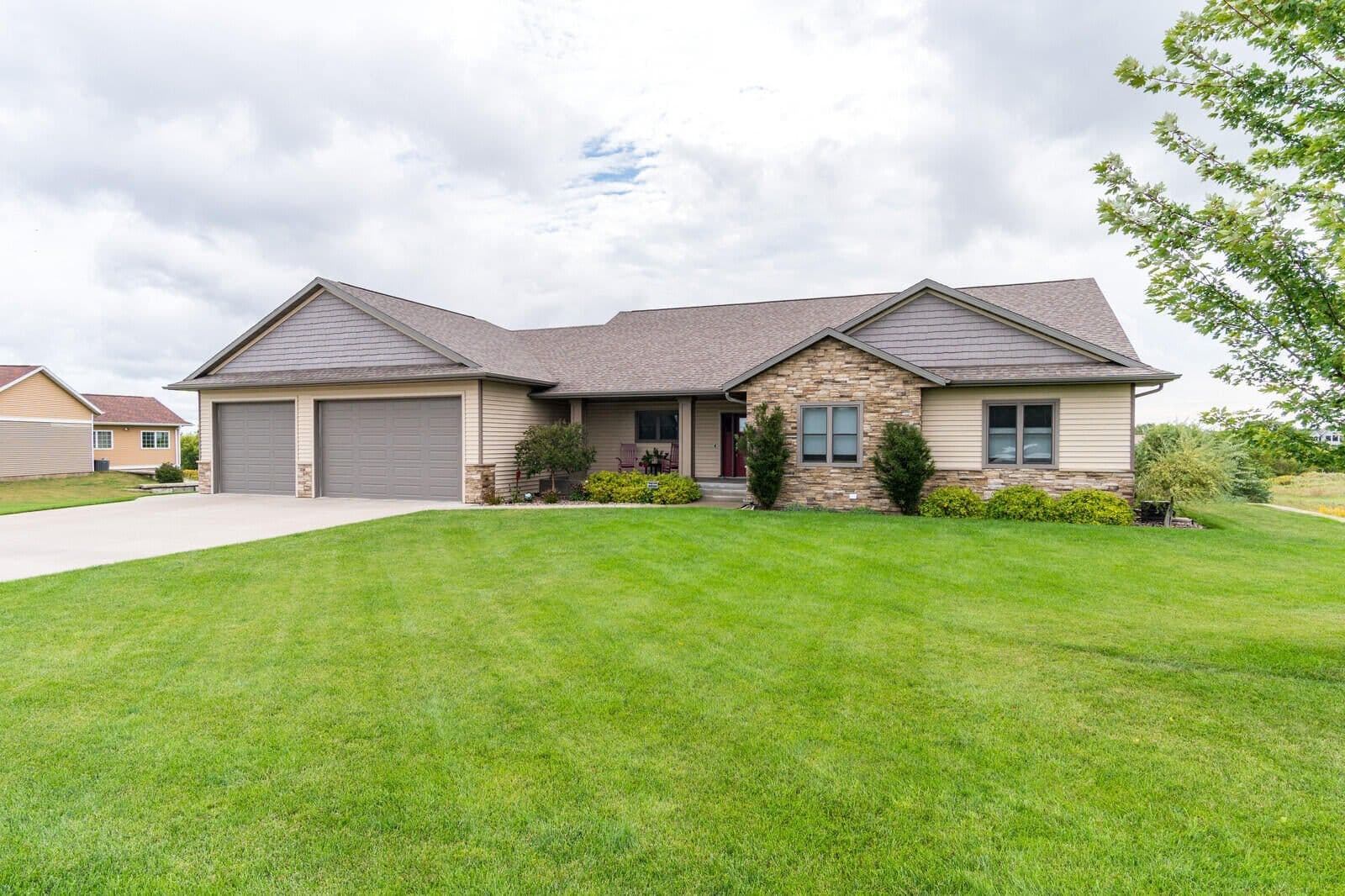 W3816 Highland Dr, Greenfield, WI 54601 2