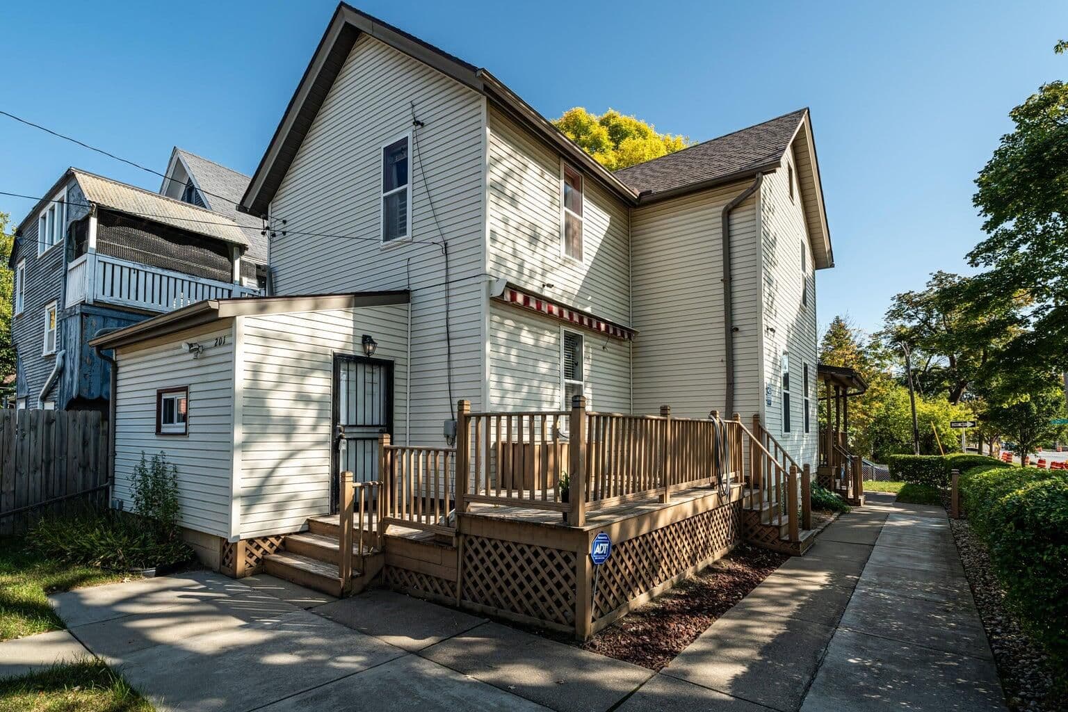 201 36th St, Milwaukee, WI 53208