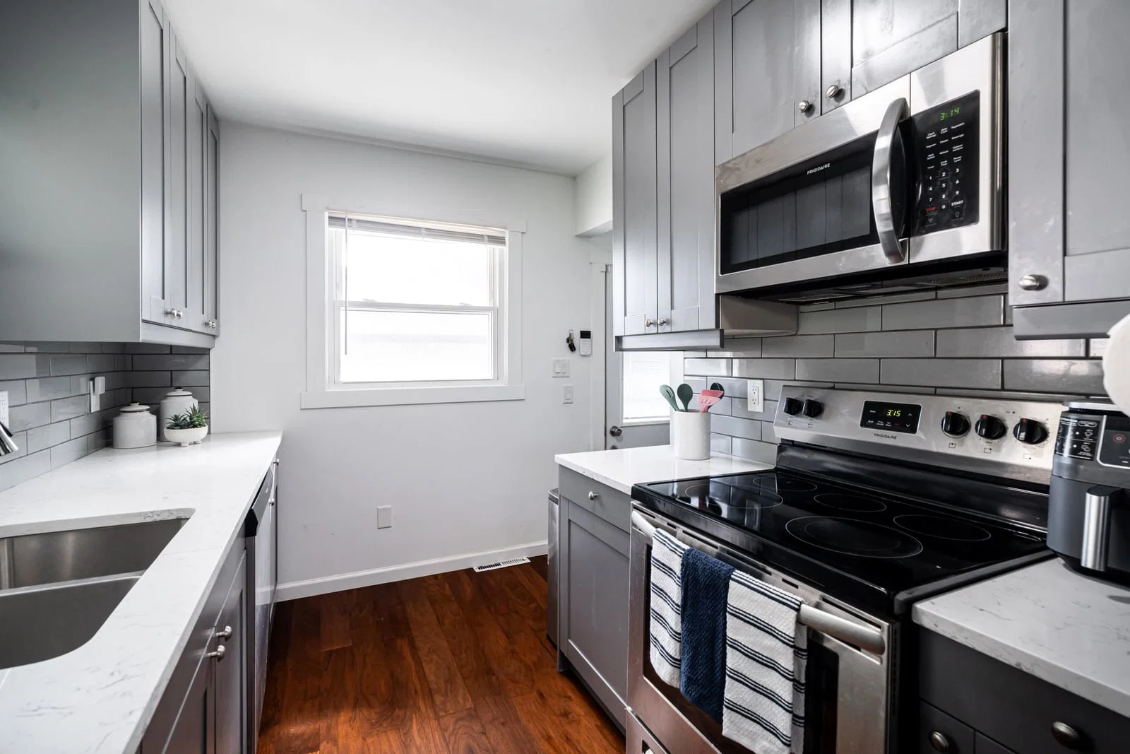 3709 6th Ave 4