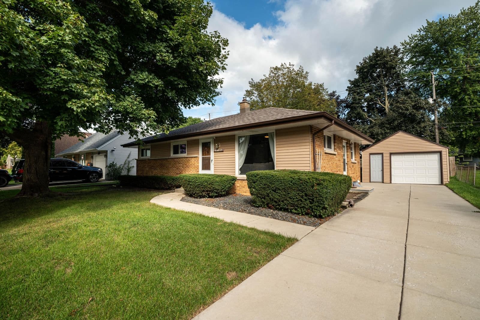 3709 6th Ave, South Milwaukee, WI 53172