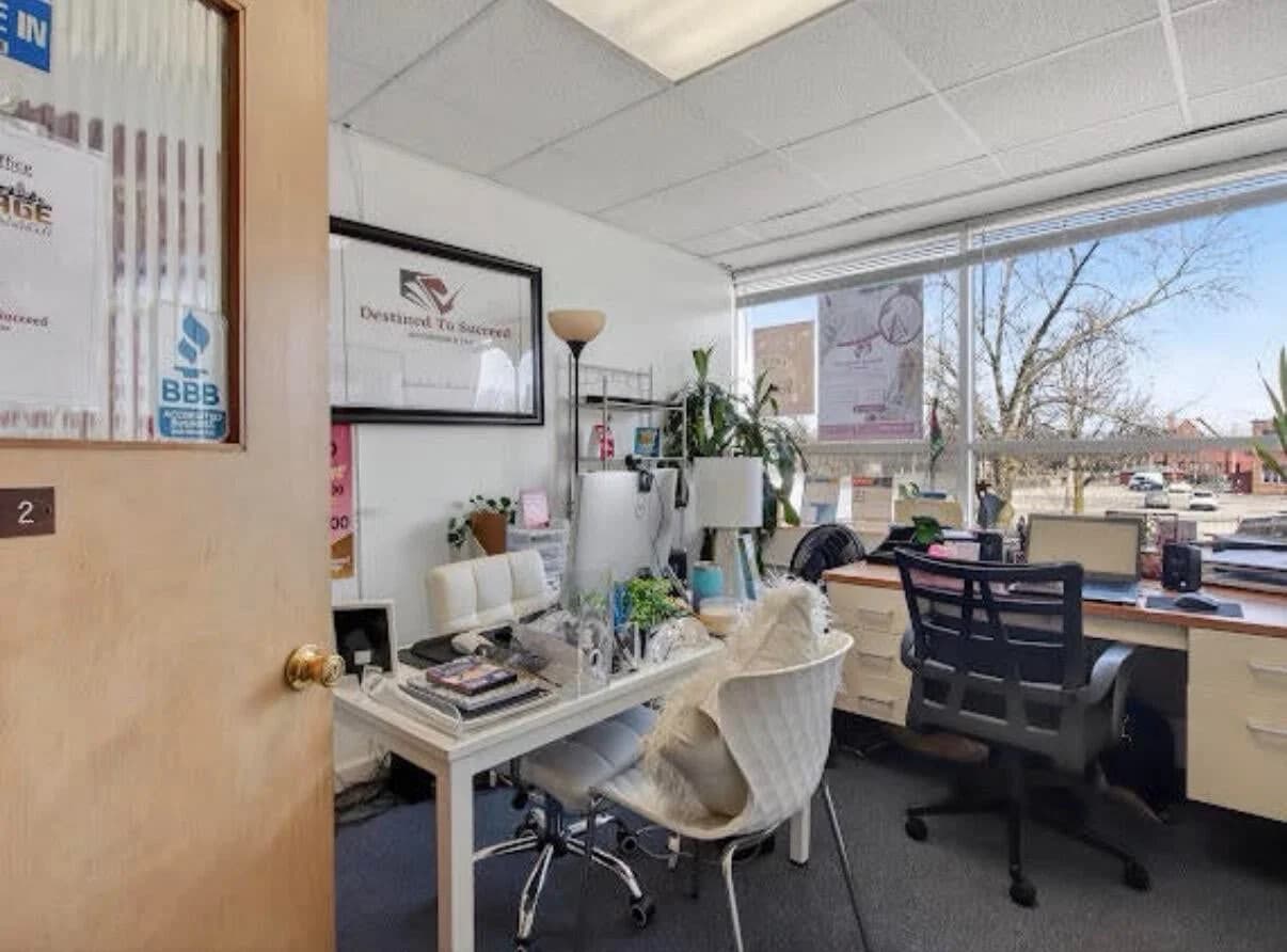 4427 Fond du lac Ave, Milwaukee, WI 53216 2