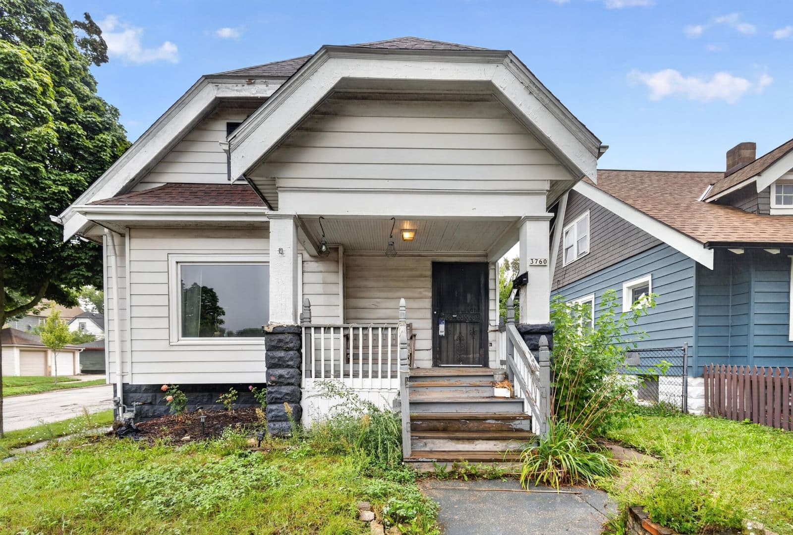 3760 25th St, Milwaukee, WI 53206