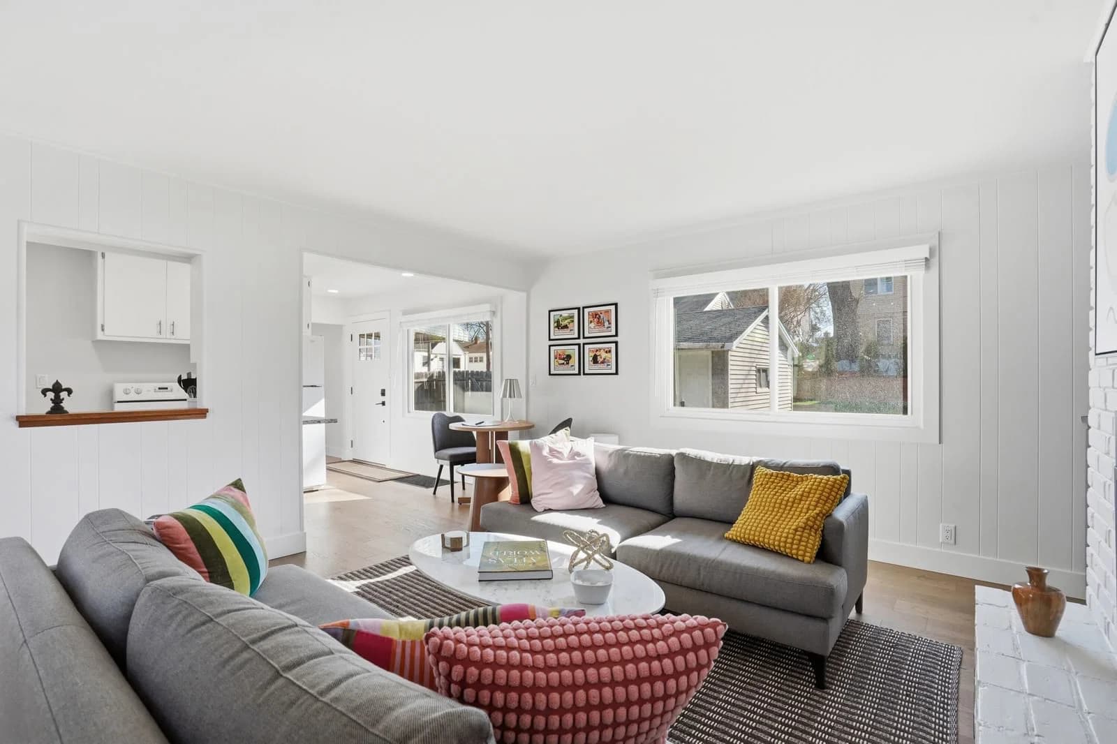 9155 Park Hill Ave, Milwaukee, WI 53226 3
