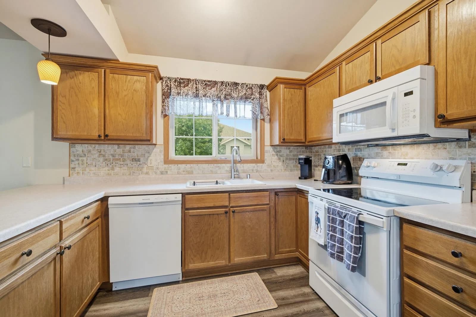 435 Aspen Dr 5