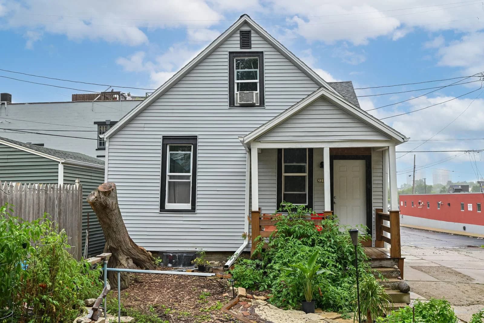 2218 Weil St, Milwaukee, WI 53212 3