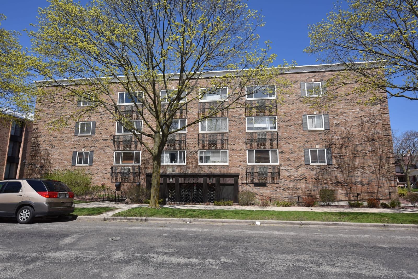 2222 Belleview Pl 4