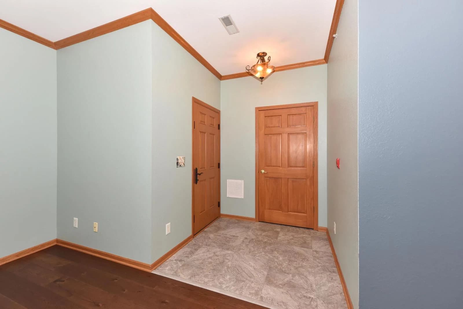 5339 Hidden Dr, Greenfield, WI 53221 2