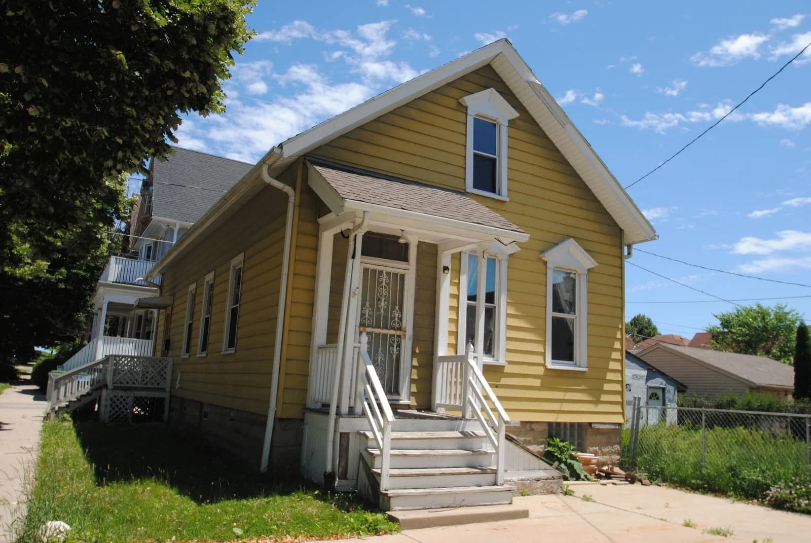 2050 Holton St, Milwaukee, WI 53212 2