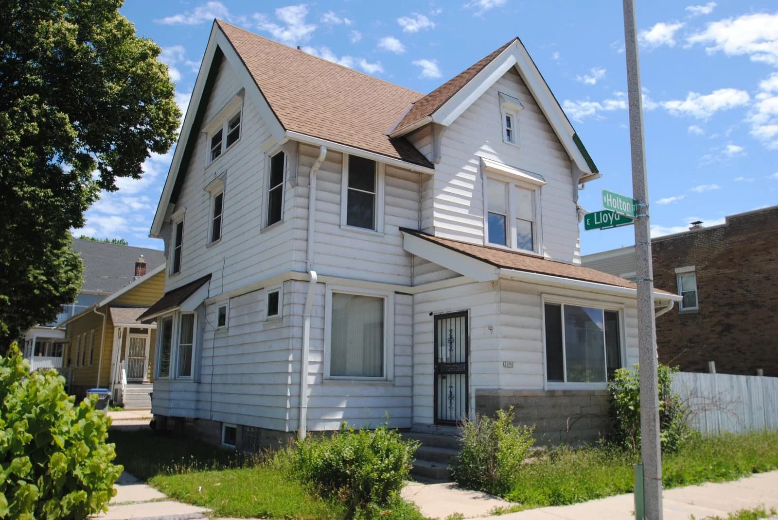 2050 Holton St, Milwaukee, WI 53212