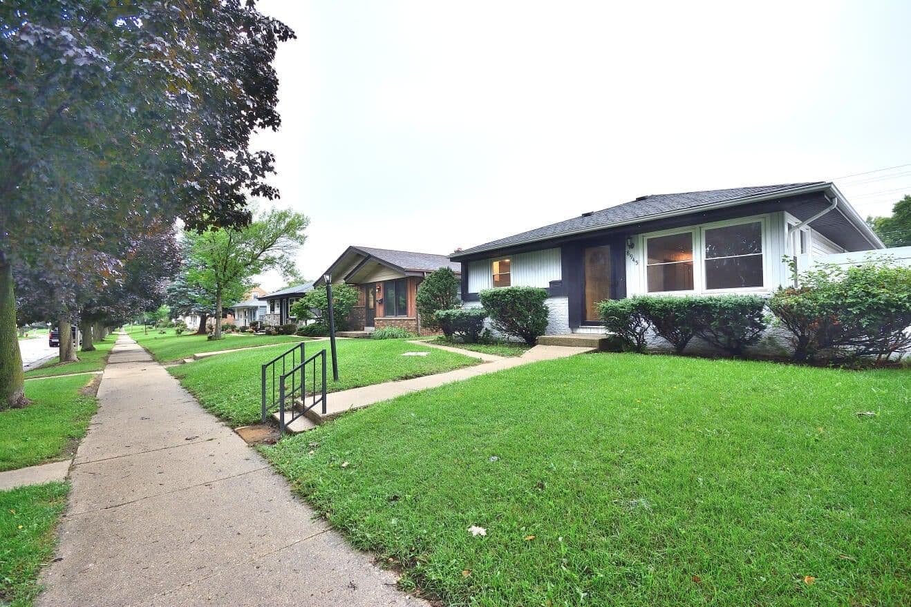 8945 Herbert Ave, Milwaukee, WI 53225