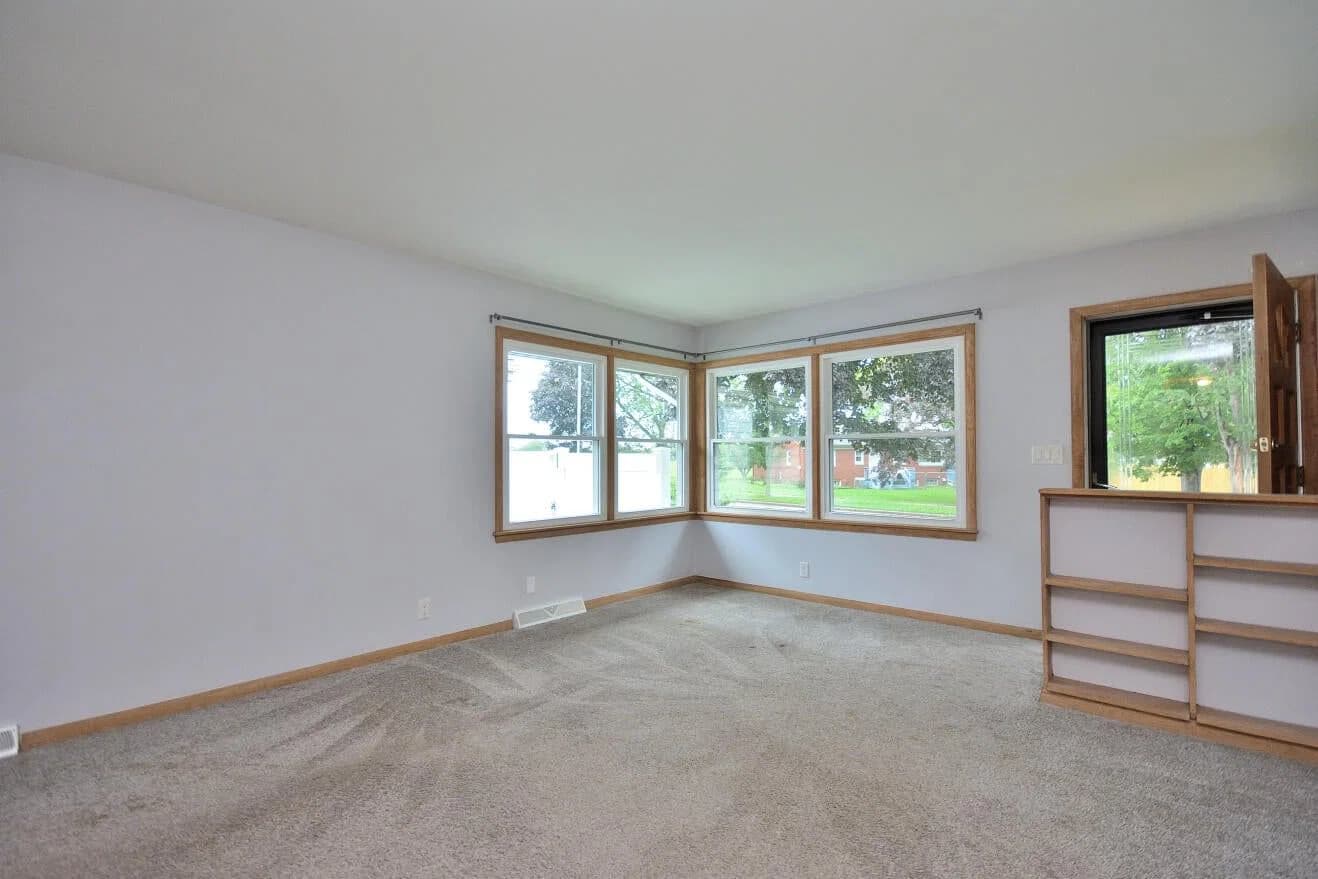8945 Herbert Ave, Milwaukee, WI 53225 3