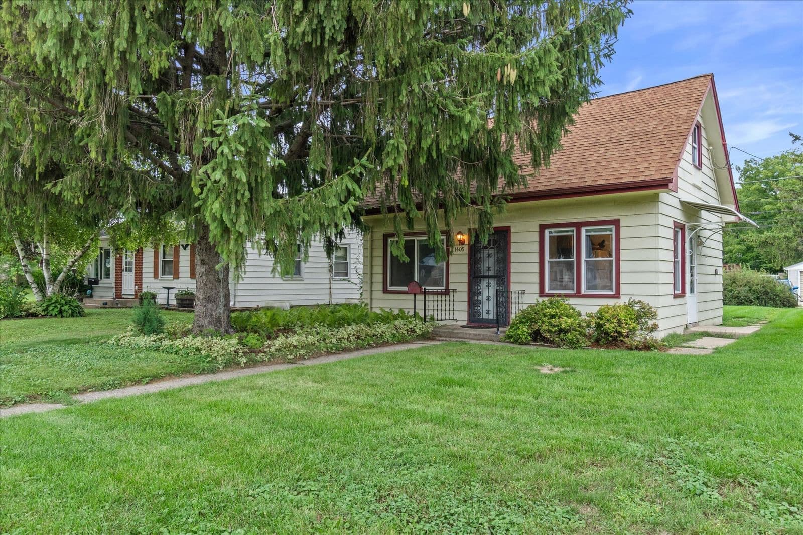 1405 17th Ave, South Milwaukee, WI 53172 2