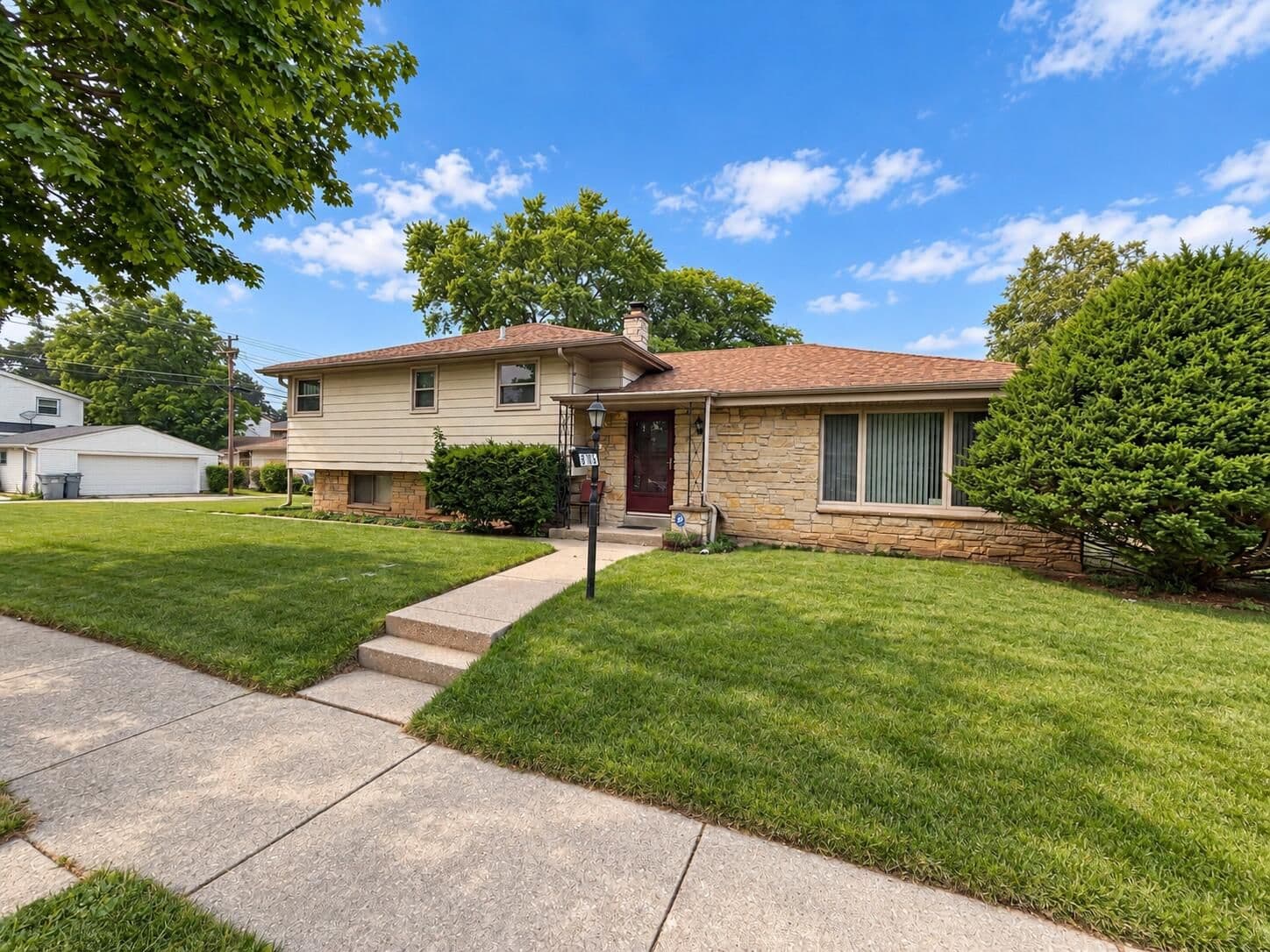 8706 Courtland Ave, Milwaukee, WI 53225