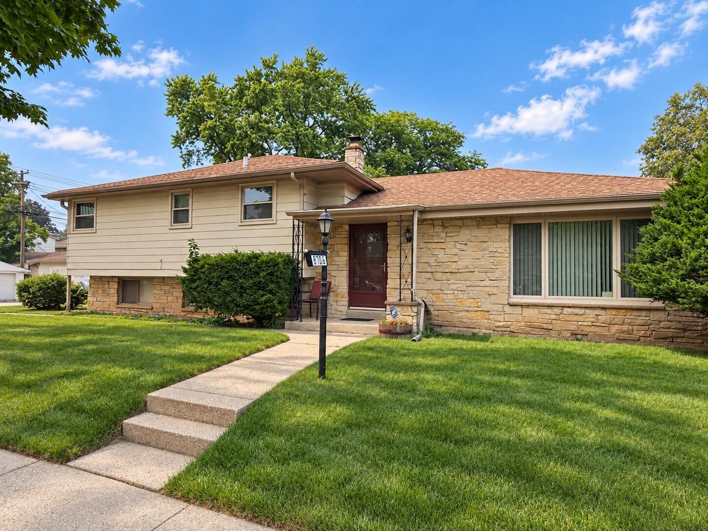 8706 Courtland Ave, Milwaukee, WI 53225 2
