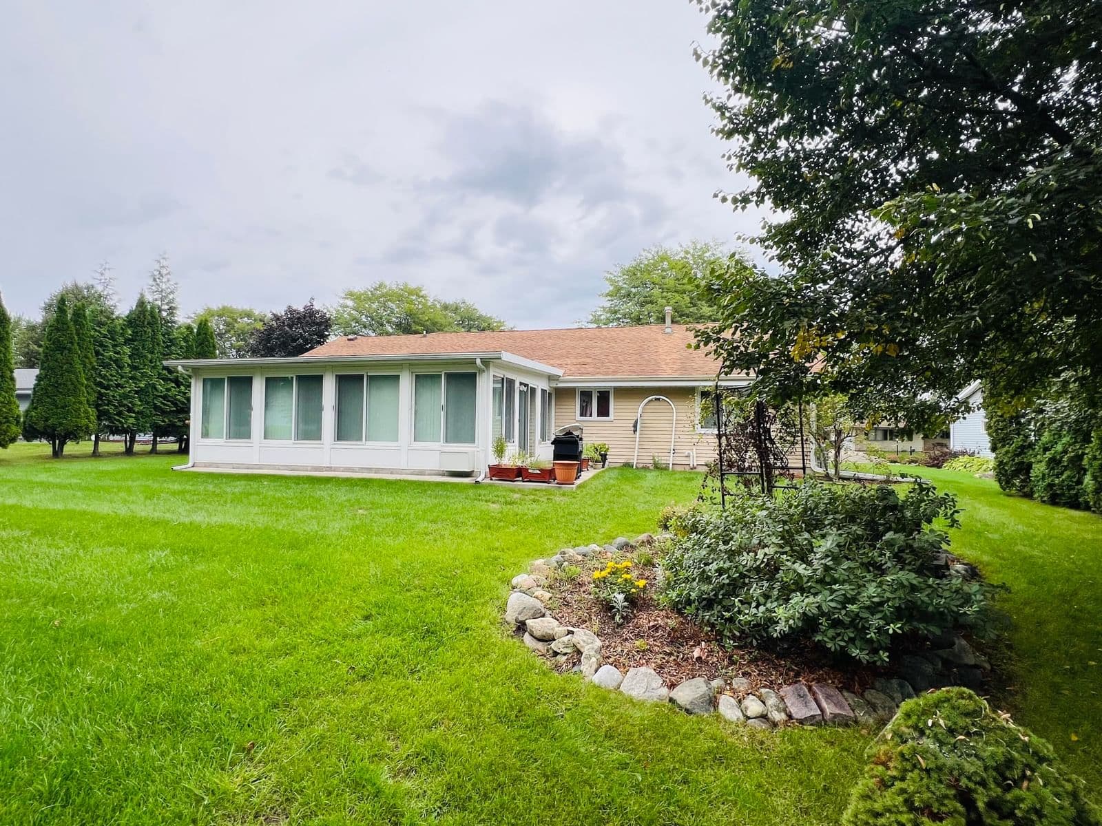 8815 Castle Ct 4
