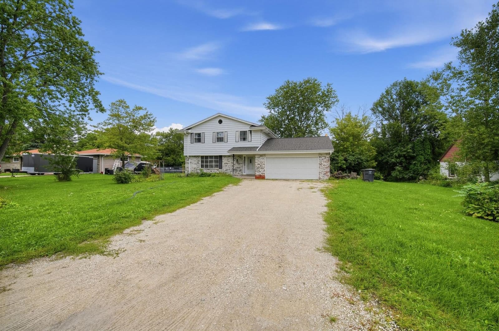 5320 Tuckaway Dr, Greenfield, WI 53221 2