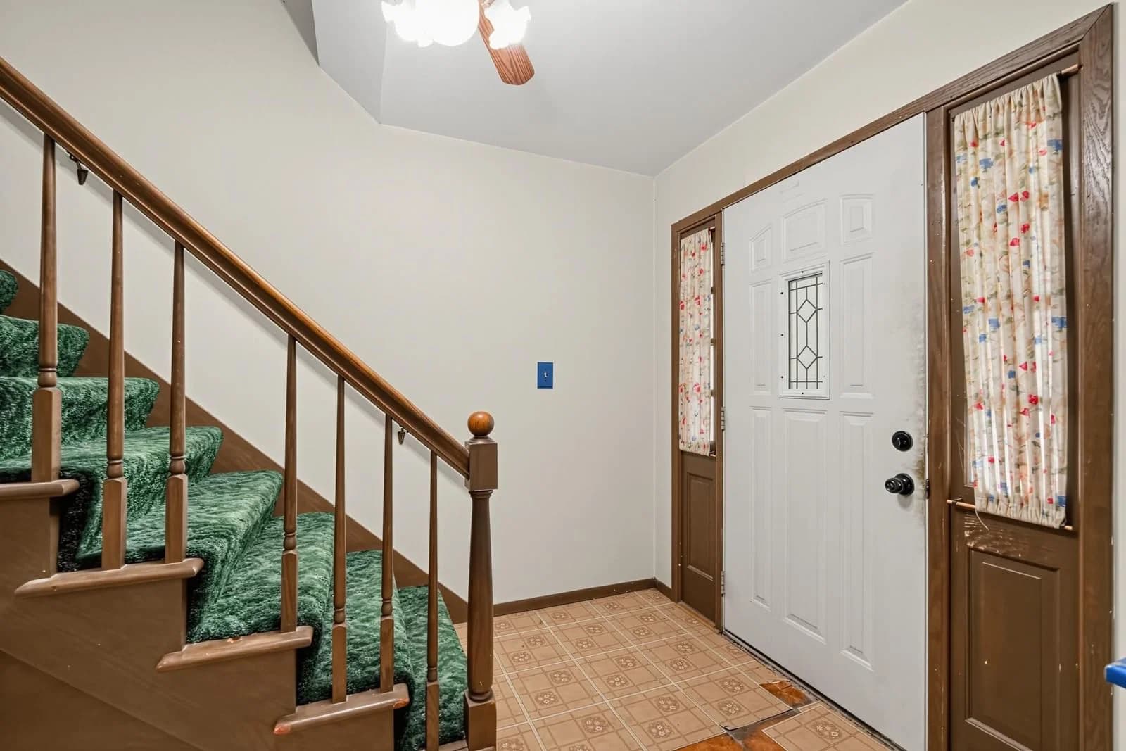 5320 Tuckaway Dr 4