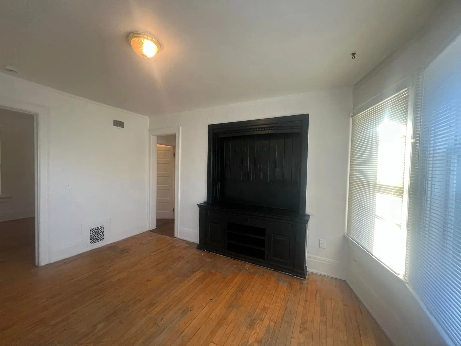 1253 34th St, Milwaukee, WI 53208 2