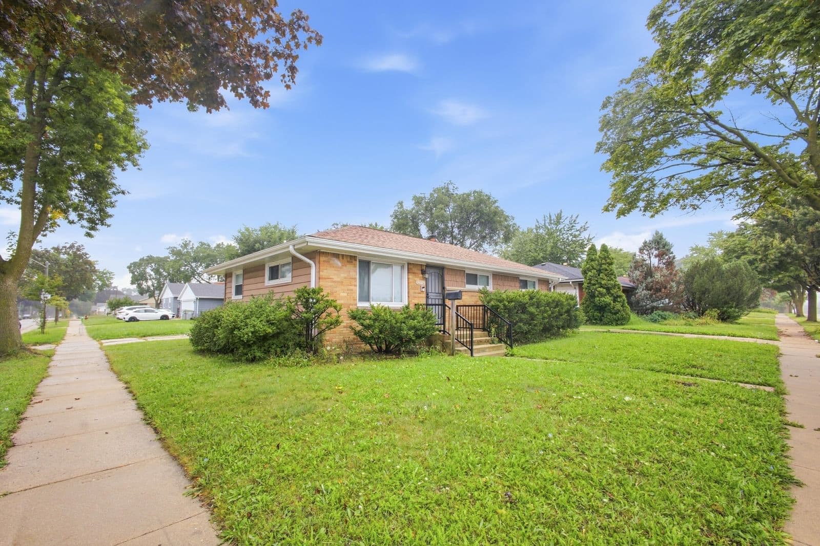 10325 Silver Spring Dr, Milwaukee, WI 53225 2