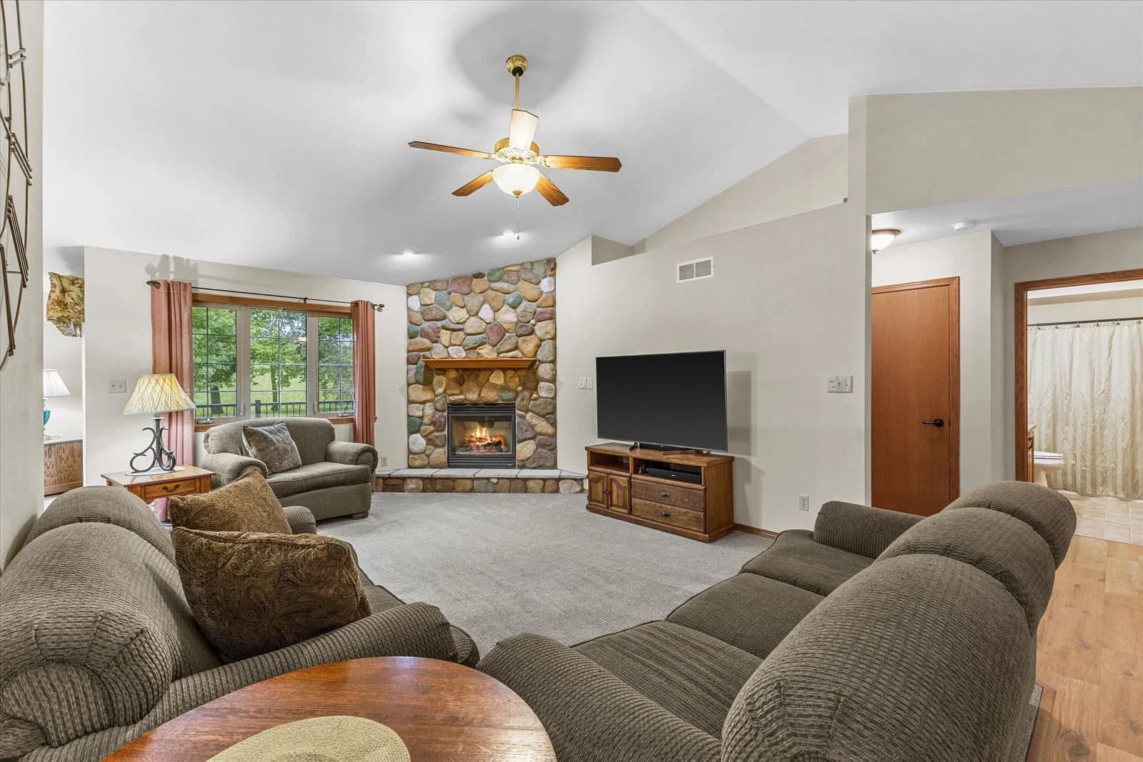 941 York St, Oak Creek, WI 53154 3