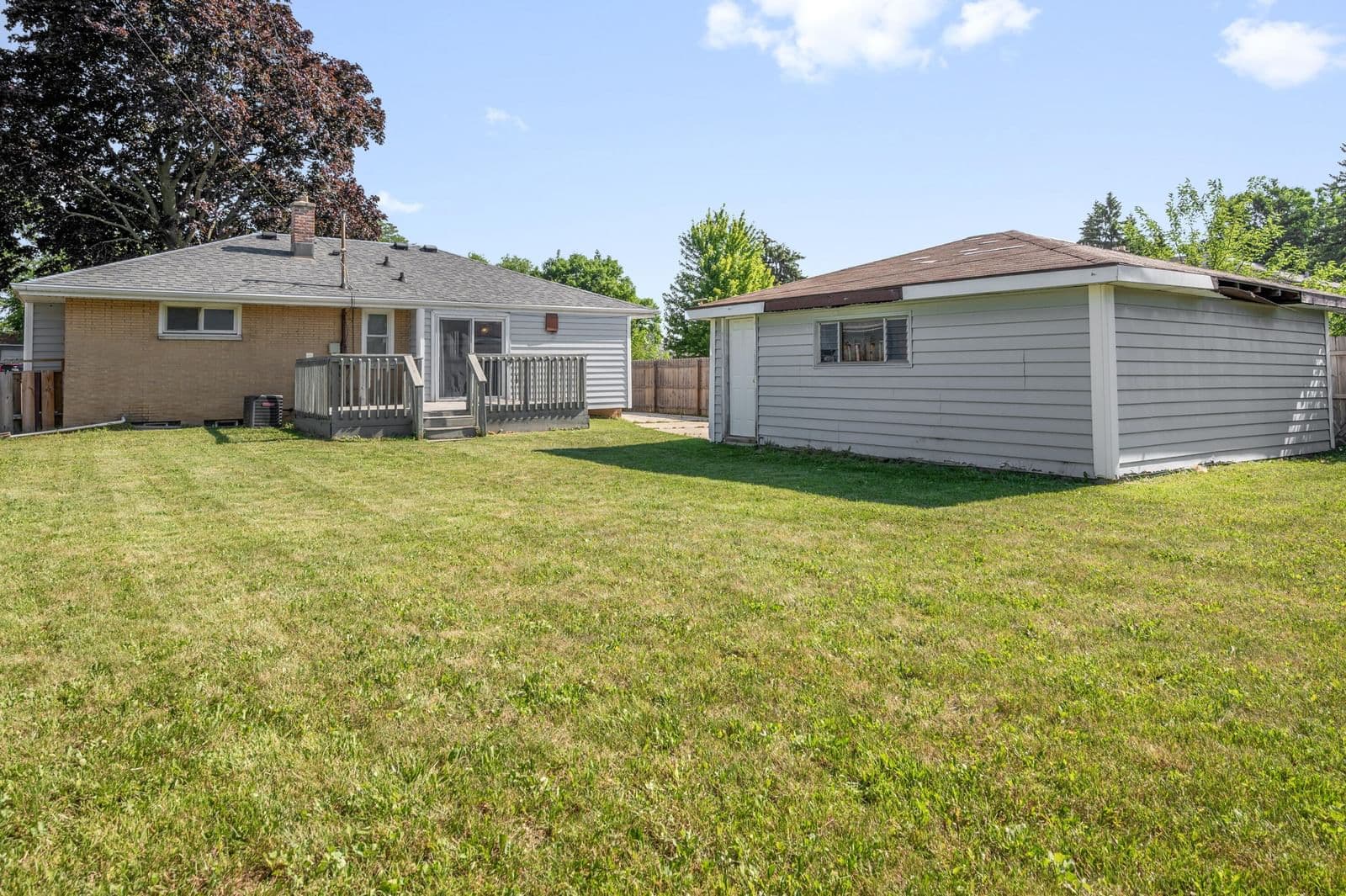 7719 Winfield Ave, Milwaukee, WI 53218 3