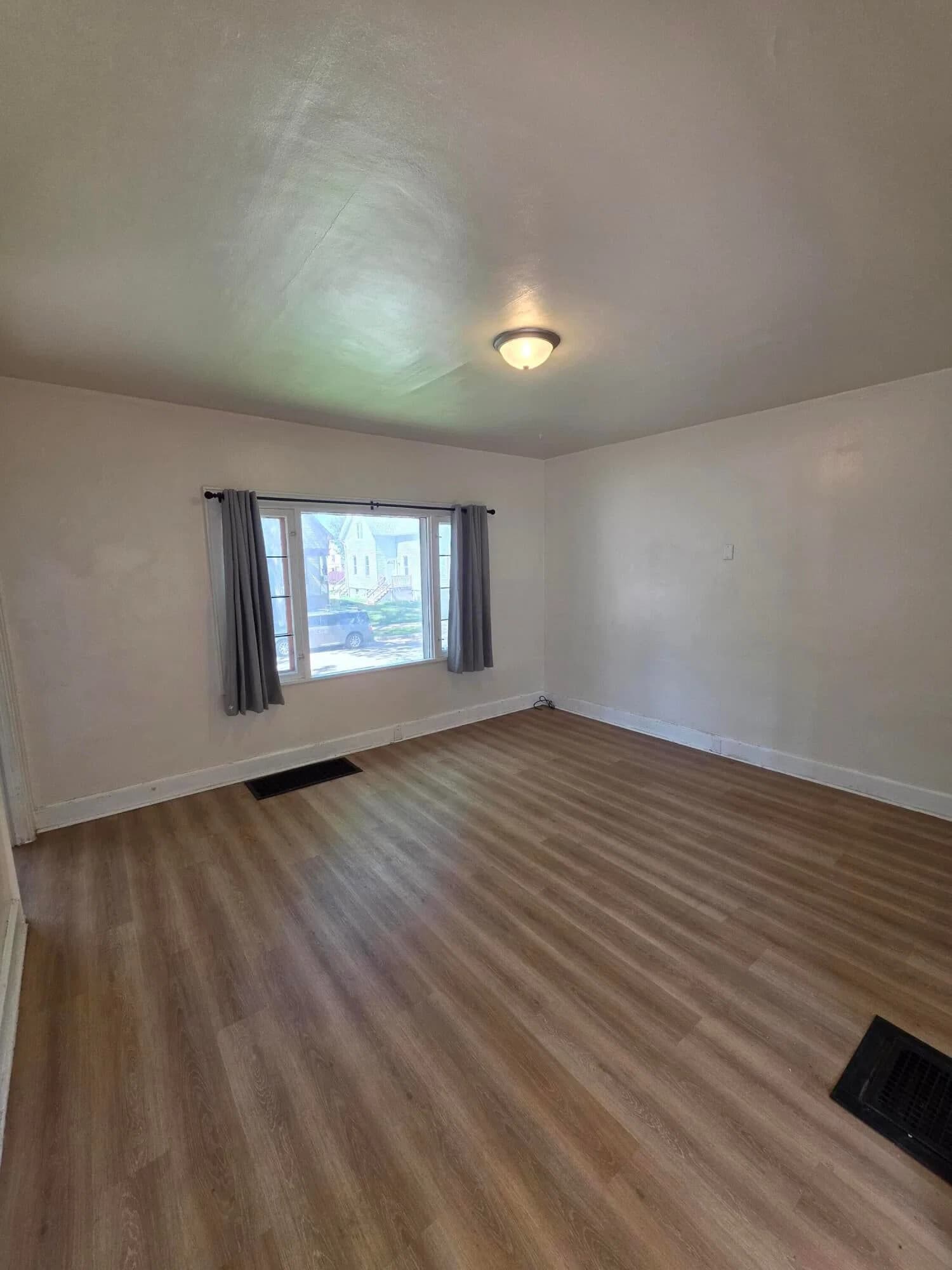 3122 42nd St, Milwaukee, WI 53216 3