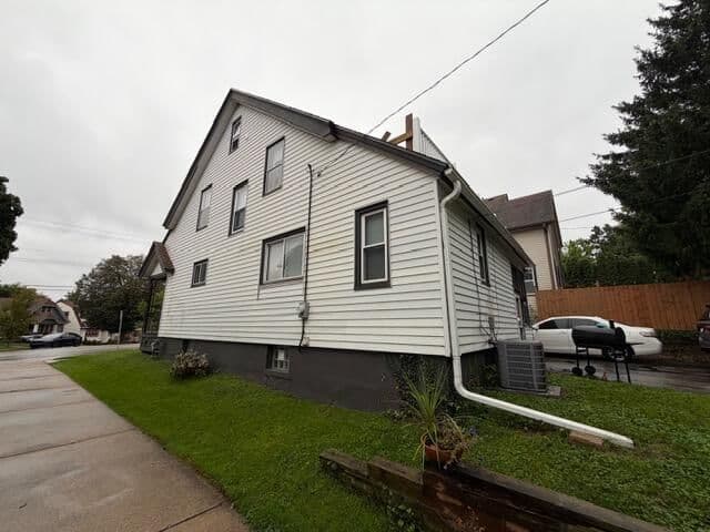 1055 68th St 4