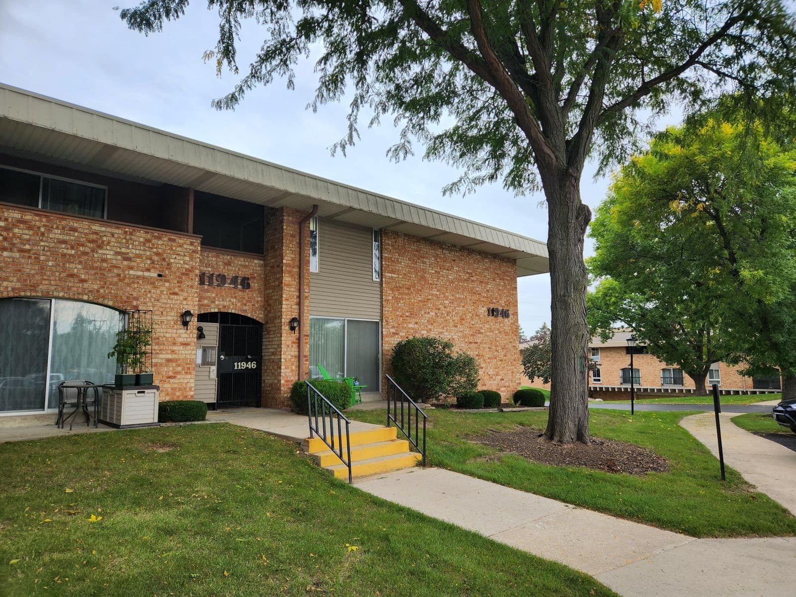 11946 Mill Rd, Milwaukee, WI 53225