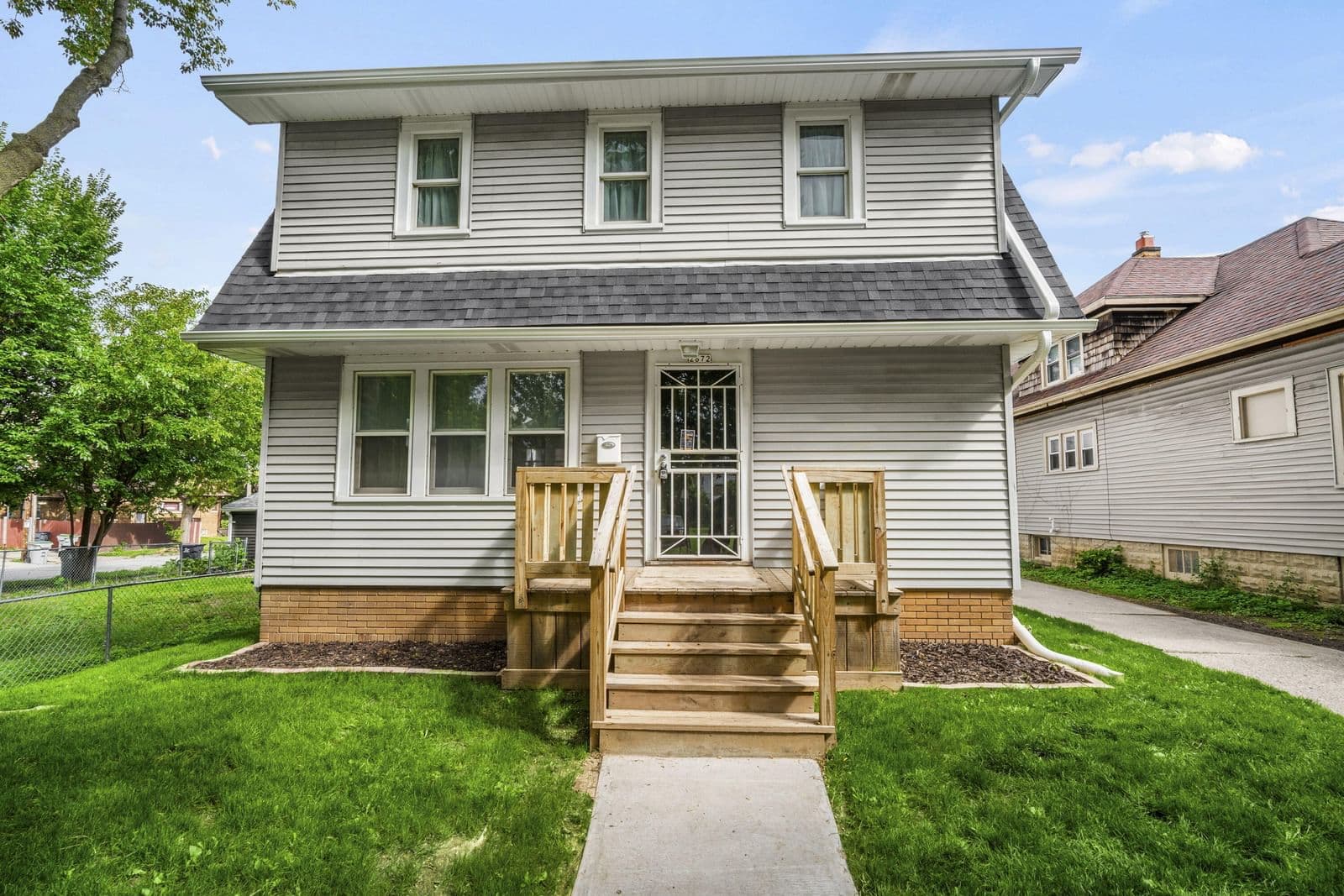 2872 58th St, Milwaukee, WI 53210 2